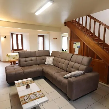 Maison Au Coeur Des Volcans D'auvergne, 4 Ch, Cheminee, Jardin Clos, Proximite Puy Mary Et Activites - Fr-1-742-170