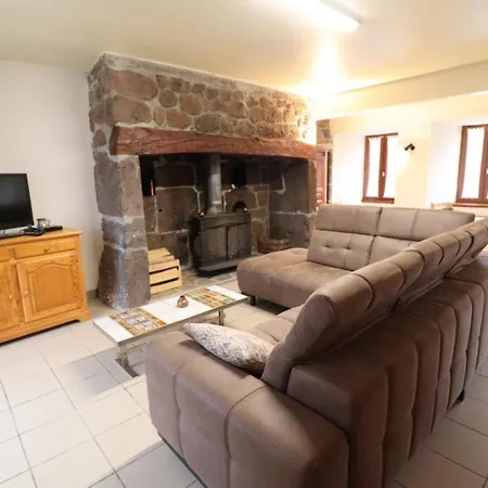 Maison Au Coeur Des Volcans D'auvergne, 4 Ch, Cheminee, Jardin Clos, Proximite Puy Mary Et Activites - Fr-1-742-170 Prázdninový dům *