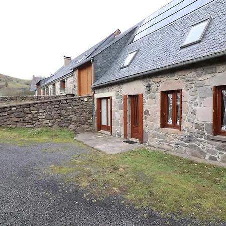 Maison Au Coeur Des Volcans D'auvergne, 4 Ch, Cheminee, Jardin Clos, Proximite Puy Mary Et Activites - Fr-1-742-170