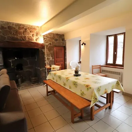 Maison Au Coeur Des Volcans D'auvergne, 4 Ch, Cheminee, Jardin Clos, Proximite Puy Mary Et Activites - Fr-1-742-170 Prázdninový dům