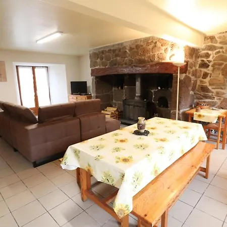 Maison Au Coeur Des Volcans D'auvergne, 4 Ch, Cheminee, Jardin Clos, Proximite Puy Mary Et Activites - Fr-1-742-170